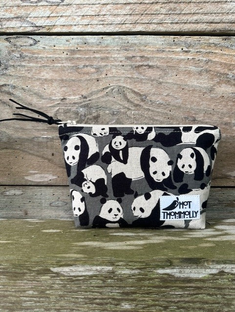 Basic Zipper Pouch - Pandas