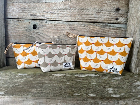 Basic Zipper Pouch - Chickens